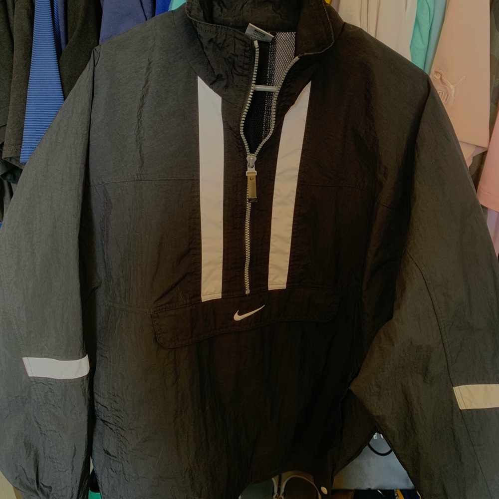 STEAL 🚨 NIKE VINTAGE windbreaker